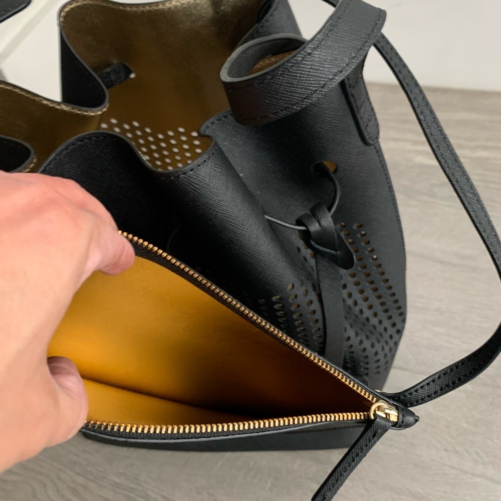 Kenneth Cole Vintage Black Laser Cut Drawstring Bucket Bag Shoulder Purse - Picture 12 of 13